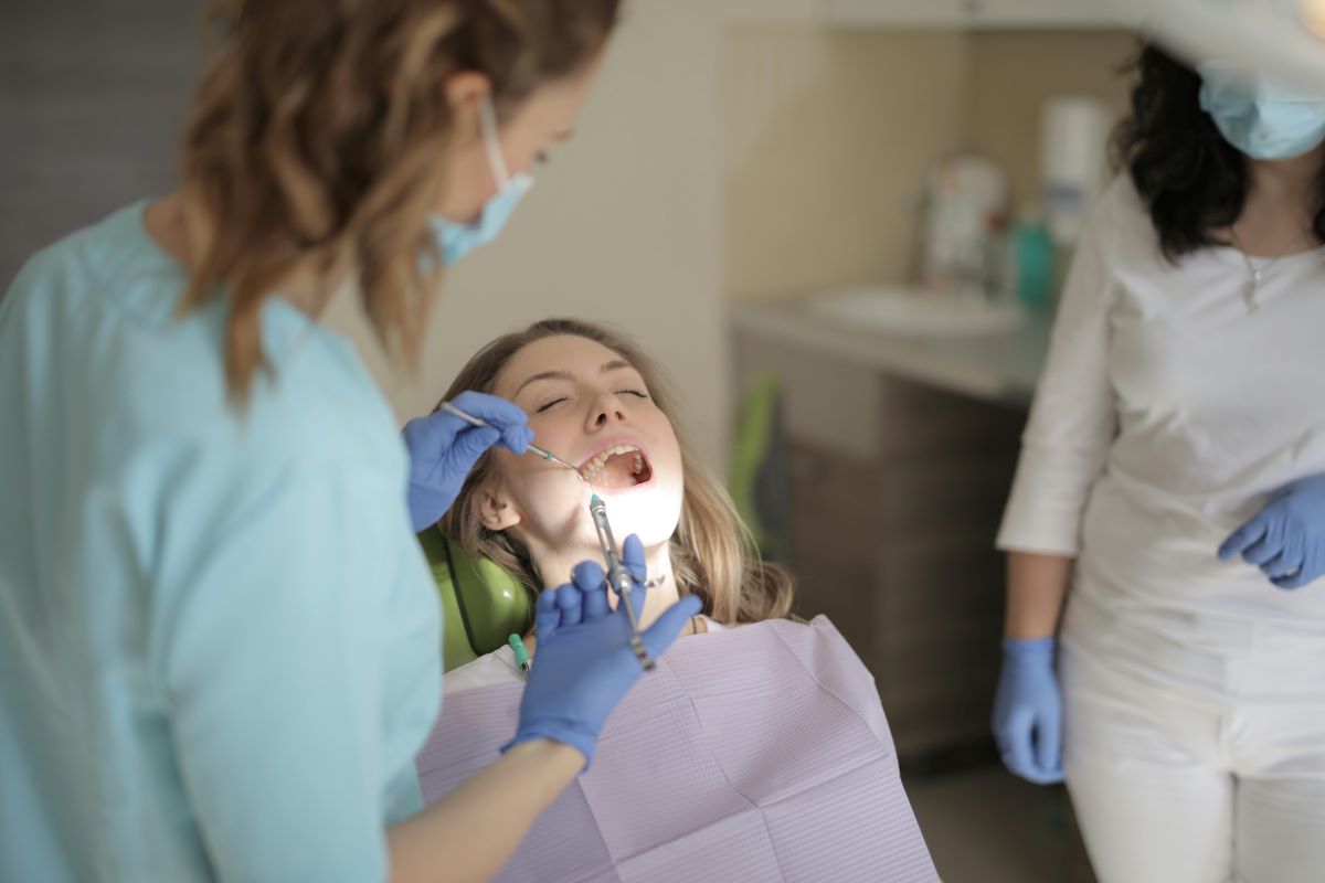 Downtown Toronto Dentist - Dental Arts at Front