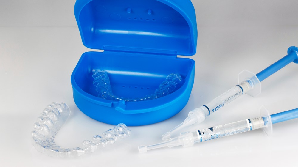 teeth whitening kit